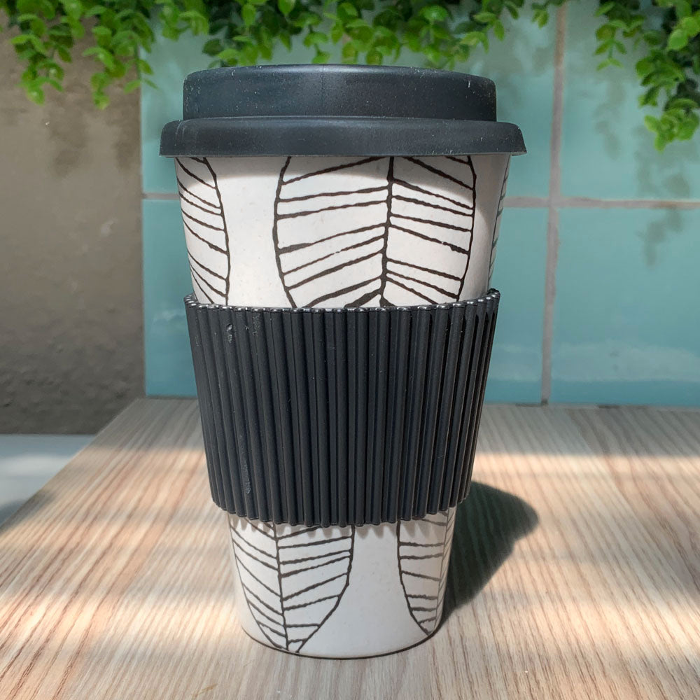 Umweltfreundliche Kaffeetasse aus Bambus mit Silikondeckel und Hitzegriff – 425 ml